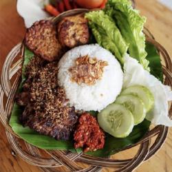 Nasi Empal Sapi Sambel Lalapan Sambel Dower