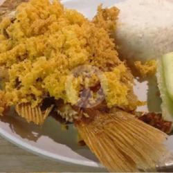 Ikan Nila Kremes   Nasi Uduk