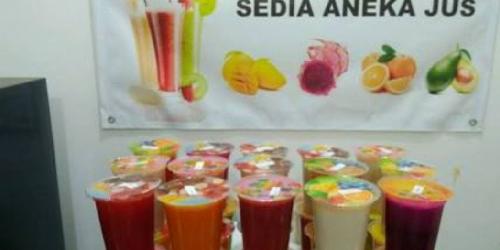 Dafina Ice Juice Dan Es Tube/Kristal, Wahid Hasyim
