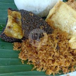 Babat Goreng (tanpa Nasi)   Urap Urap   Tahu Tempe Terong