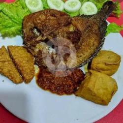 Ikan Mujaer Goreng   Tempe Tahu Sambal