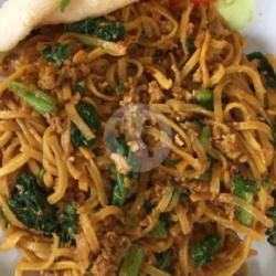 Ifumie Goreng Spesial ( Mie Krispi   Telur)