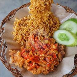 Ayam Geprek Crispy   Mie Goreng