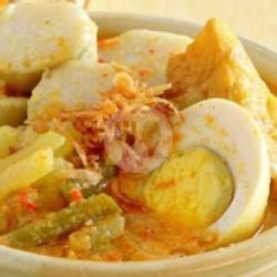 Lontong Sayur Telur Rebus