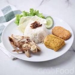 Nasi Liwet Ikan Asin Tahu Tempe