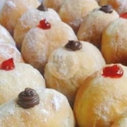 Donat Bomboloni (pilih Rasa: Coklat, Strawbery, Bluebery, Bila Stok Yg Di Minta Habis Akan Di Berikan Random Sesuai Ketersediaan Stok)