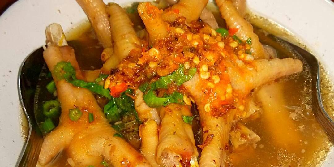 Sop Ayam Pak A-Min Klaten Pechok, Serang