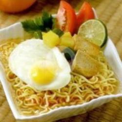 Mie Kuah Kare   Telur Ceplok / Dadar