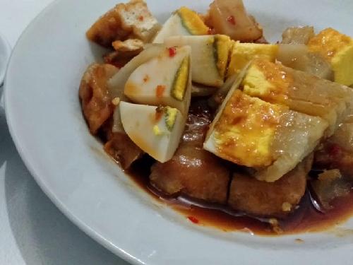 Tahu Baso Sambal Bacok Mbak Muji, Pabean Cantian