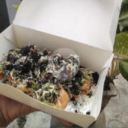 Banana Glaze Matcha Keju Oreo