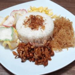 Nasi Uduk   Telur Dadar Iris