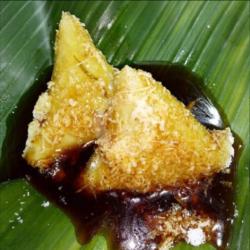 Kue Lopis Dengan Gula Merah Asli