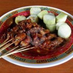 Sate Ayam Bumbu Kacang Satu Porsi   Lontong