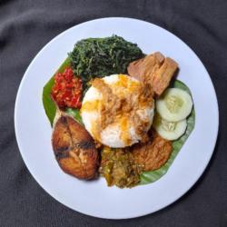 Nasi Ikan Tuna Goreng Komplit