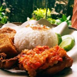 Paket Ayam Penyet Komplit