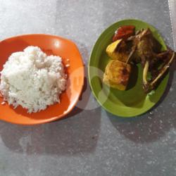 Bebek Goreng Plus Nasi