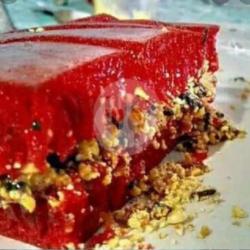 Spesial Red Velvet Kacang