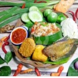 Nasi Tutug Oncom Asin Sepat