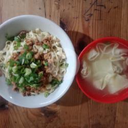 Mie Lebar   Pangsit Rebus