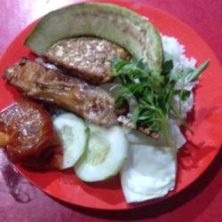 Penyetan Panggangan Patin Tempe Nasi