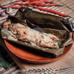 Pepes Ikan Asin Peda