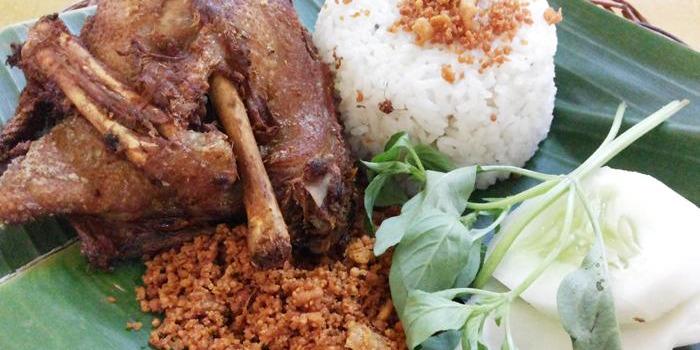 Ayam Kampung Dan Bebek Goreng Kremes Mbak Ita, Mayor Khusen