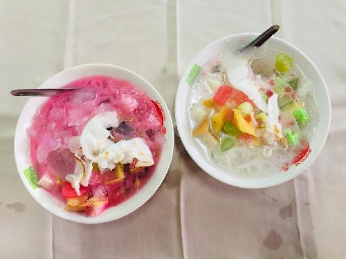 Warung Berkah Es Teler , Es Buah & Degan . Krebet 