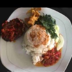 Nasi Tongkol Goreng Balado