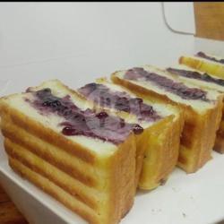 Roti Bakar Blueberry