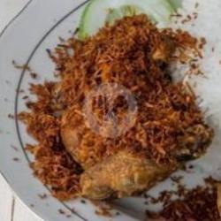 Ayam Goreng Serundeng   Tempe   Tahu   Sayur