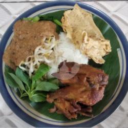 Nasi Pecel   Ayam Goreng