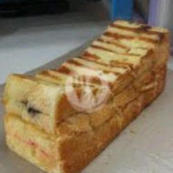 Roti Bakar Strowbery   Blubery - Kacang