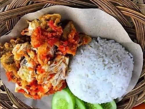 Seafood Ayam Geprek & Lombok Ijo, Klumpit, Kec. Gebog,