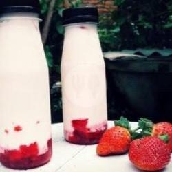 Stroberry Milk