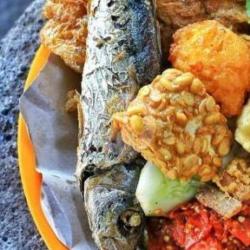 Paket Tempong Ikan Tongkol Nasi  Es Teh/nutrisari