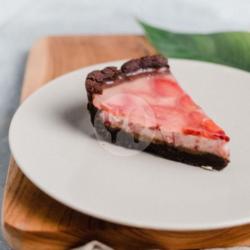 Caramel Strawberry Fudge Tart