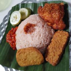 Nasi Liwet Teri Ayam Goreng Paha Atas Tahu Tempe Sambel Bawang