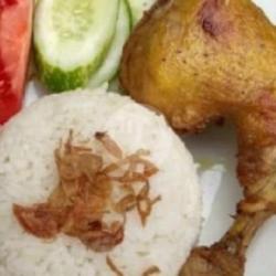 Nasi Uduk Ayam Goreng