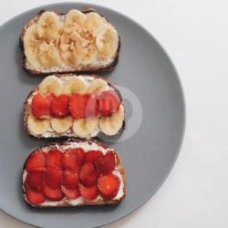 Banana Strawberry Sandwich