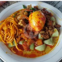 Lontong Medan Telor Balado