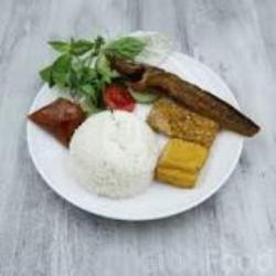 Pecel Lele Nasi Tempe  Tahu Sambal Lalapan