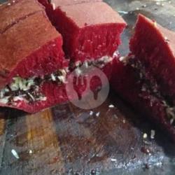 Red Velvet Ketan Keju Susu