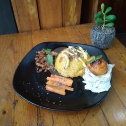 Nasi Kunig Telor Balado
