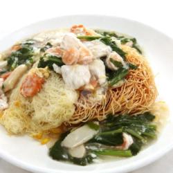 Yin Yang Bihun Goreng Sari Laut Saus Telur Siram