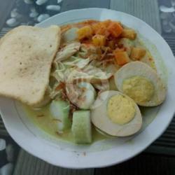 Opor Ayam   Telor   Lontong