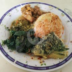 Nasi Gulai Ikan Mas