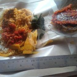 Nasi Padang  Tongkol Balado  Sayur Kuah Sambal