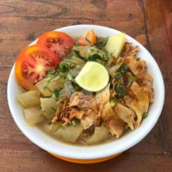 Soto Mie Kikil / Traditional Noodles Soup From West Java