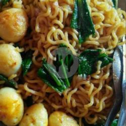 Indomie Goreng Plus Telur Puyuh