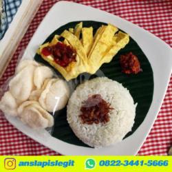 Nasi Uduk Telur Dadar Balado